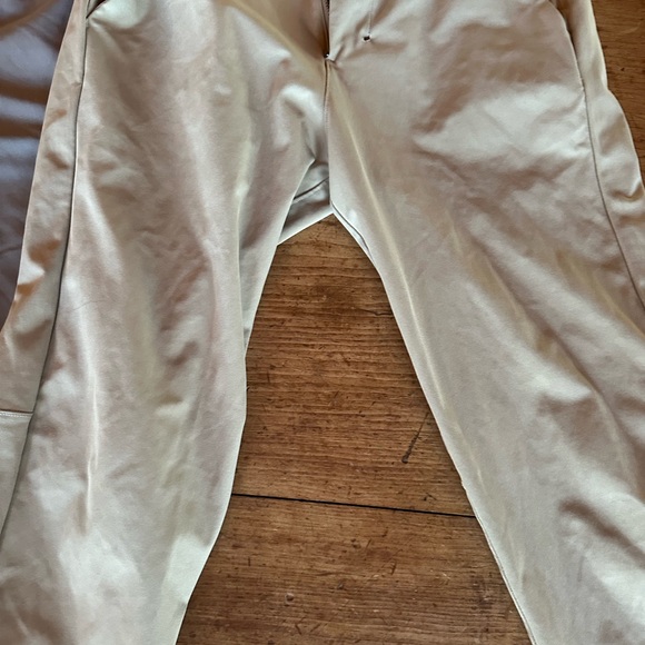 Lulu lemon men’s golf pants - Picture 2 of 5